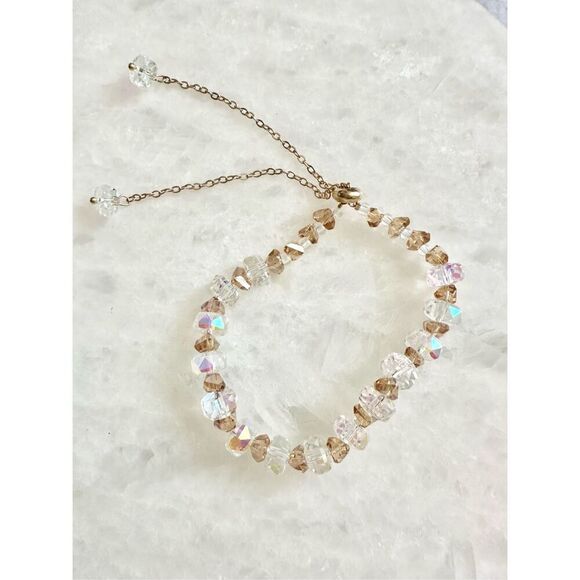 Bohemian style iridescent and gold beaded friendship bracelet - Picture 1 of 2